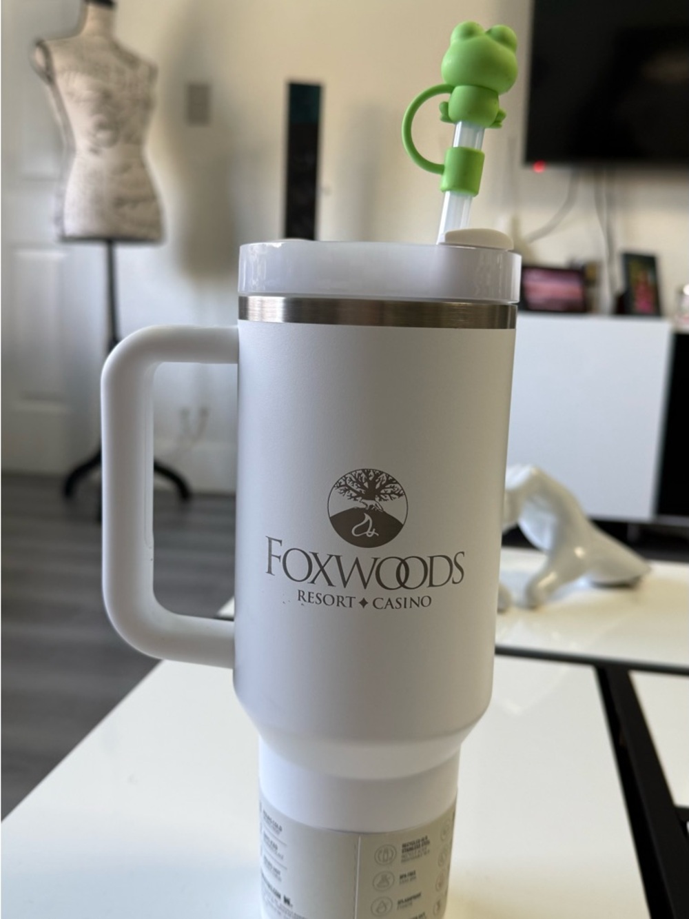 Stanley 40oz Quencher H2.0 Tumbler Foxwoods Edition (White) + Frog Straw Cover - Picture 9 of 12